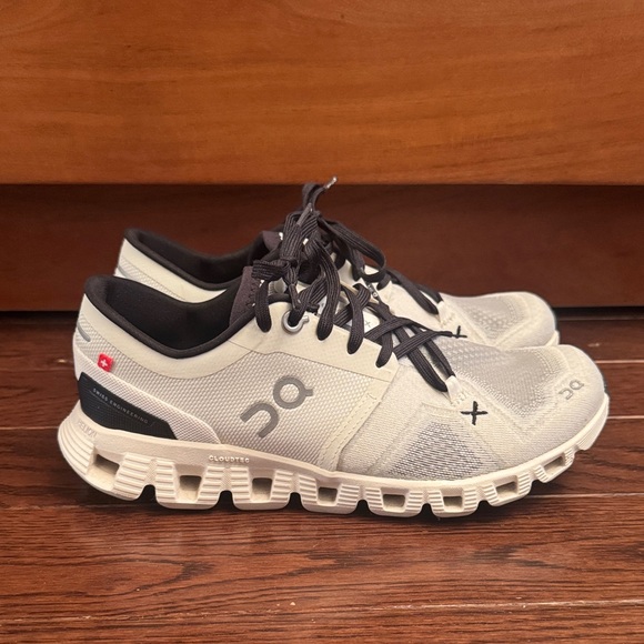 On Cloud X 3 in Ivory & BlackRunning Trainer Shoes Women’s 6 euro 37